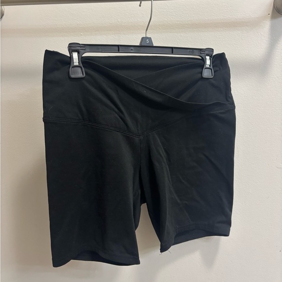 wild fable Pants - Wild Fable V-Waist Black Bike Shorts Size L